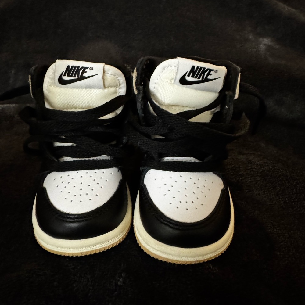 Jordan Baby Retro 1’s High-Top Sneakers